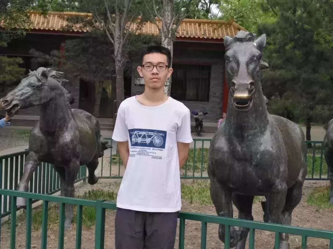 北京大学在京提档线公布！713分、722分文理“学神”均被北大录取！