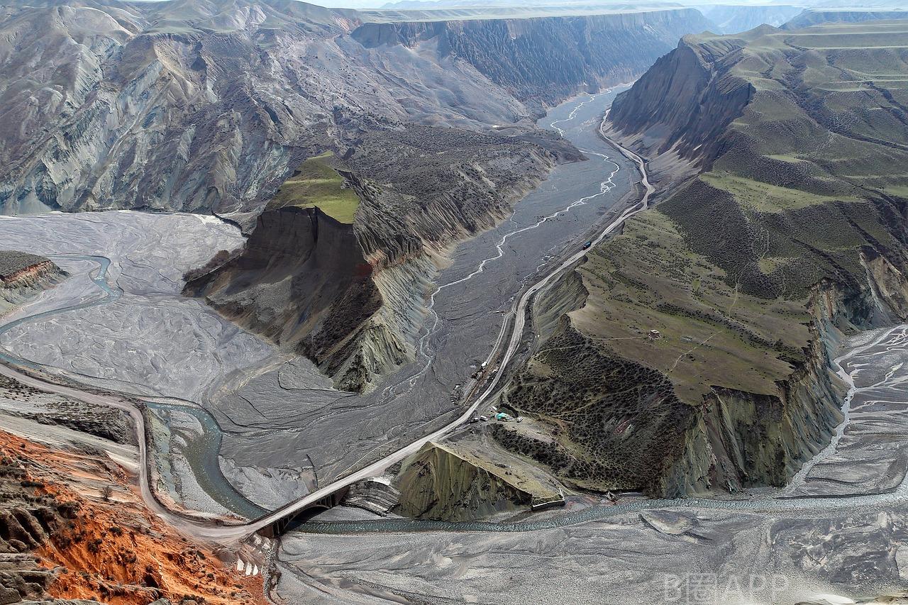 据悉，新疆要求拆除非法“采矿”企业。对比特币矿场有帮助吗？