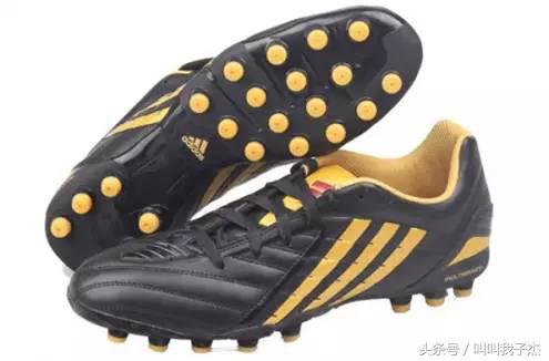 足球鞋ag和tf什么意思（如何根据场地选择足球鞋）