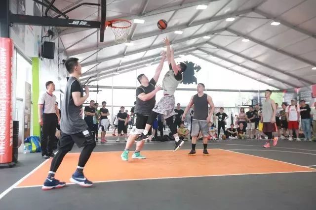 3v3篮球比赛发球区在哪里(报名｜上海城市业余联赛徐汇区篮球3V3比赛，秀下精准的投篮吧！)