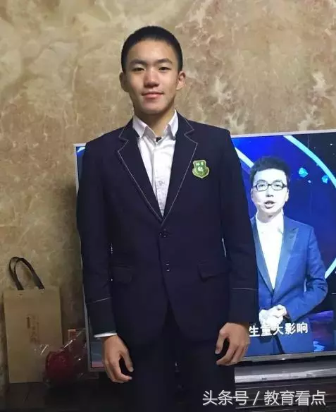 广州市绿翠现代实验学校｜璀璨荣耀、梦想起航