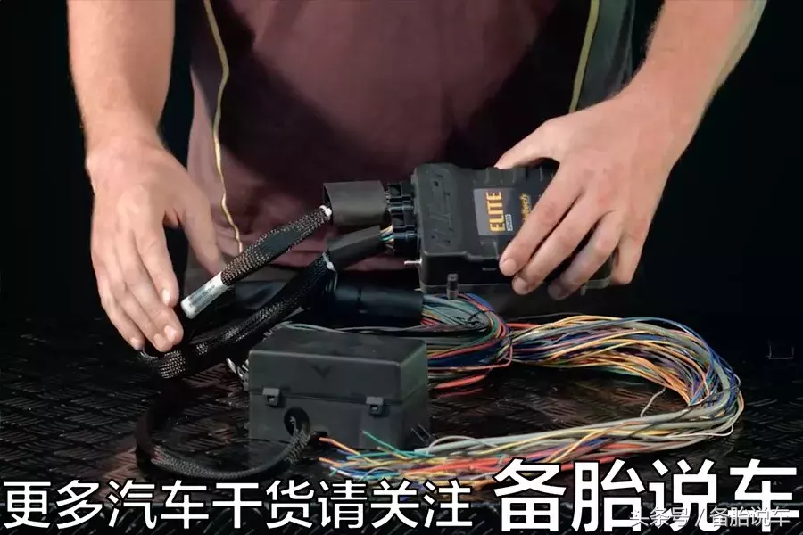 会换灯泡就会换火花塞,自己动手省三百块
