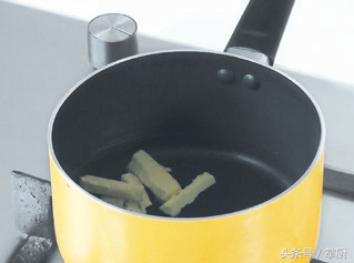 10分钟在家轻松搞定奶油蘑菇汤，比必胜客还好喝