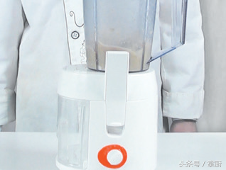 10分钟在家轻松搞定奶油蘑菇汤，比必胜客还好喝
