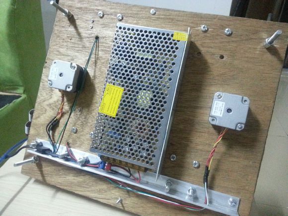 涨知识：只用锯条、手电钻、螺丝刀 DIY 的小小 3D 打印机