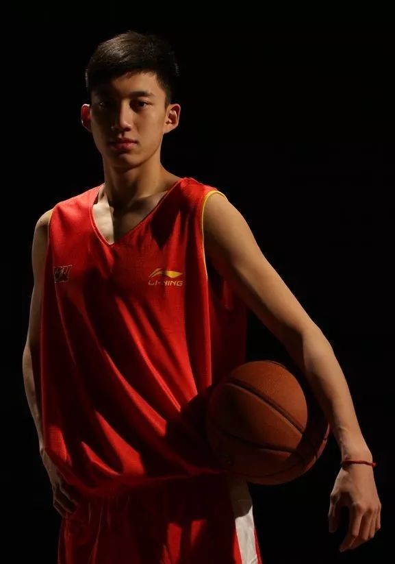 广州龙狮nba有哪些人（江山代有才人出，广州龙狮队新秀介绍）