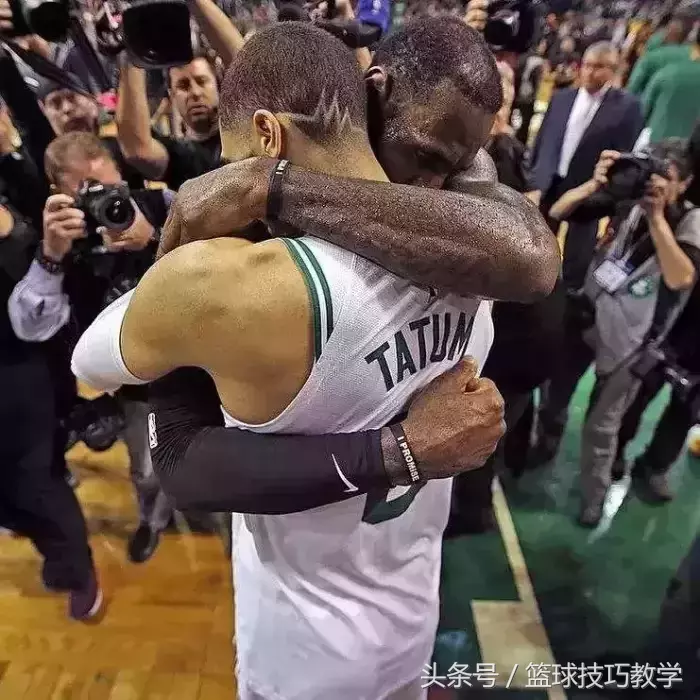 最强nba为什么新手都有獭兔(科比：此人未来会成为NBA最强之一！为什么湖人不签下他？)