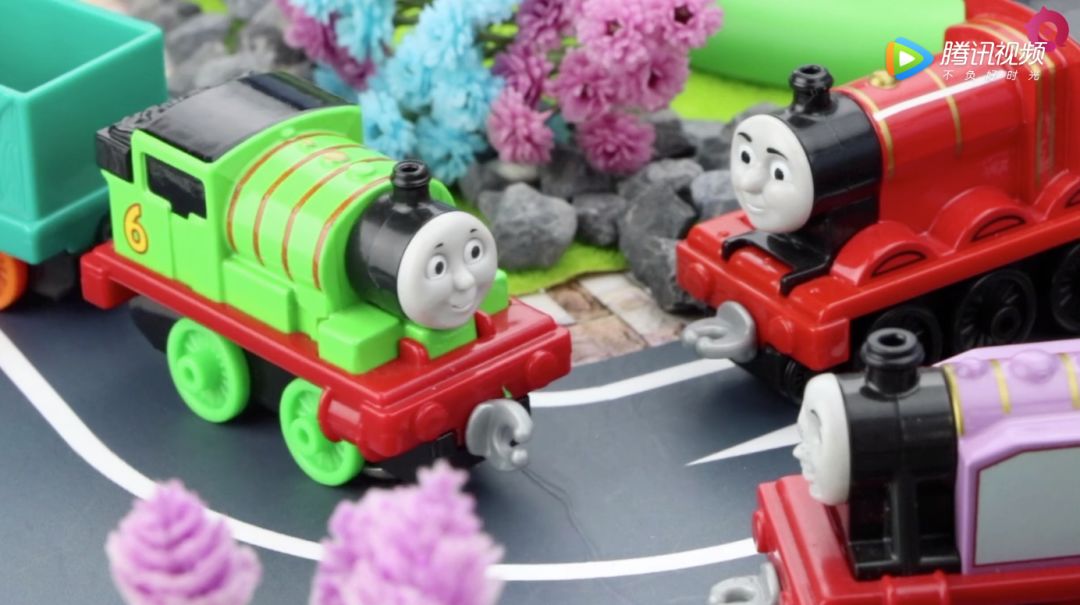 托马斯小火车视频(托马斯小火车的生日到了，你们猜他得到了什么生日礼物呢？)