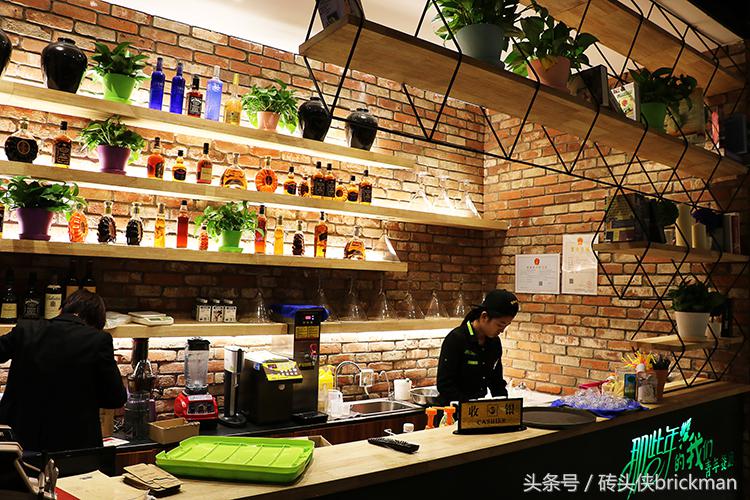 店面装修用老砖切片，客人起码还能再来十次！