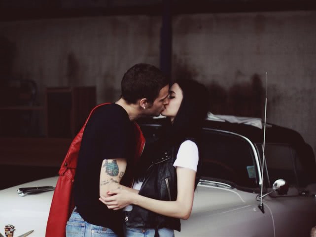 男人亲吻你这几个部位，才是真的爱你！