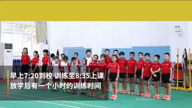 2018中学生世界杯(暴风式脚速！中国小学生闪耀跳绳世界杯，夺冠奏唱国歌想流泪……)