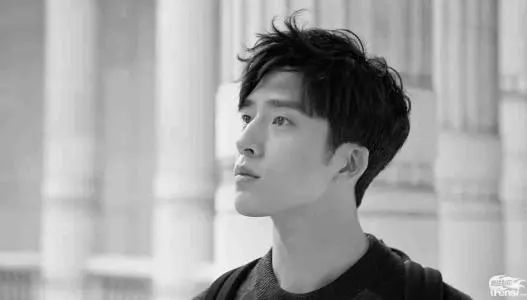 这些出身贫寒、毫无背景的明星，凭什么走到今天？