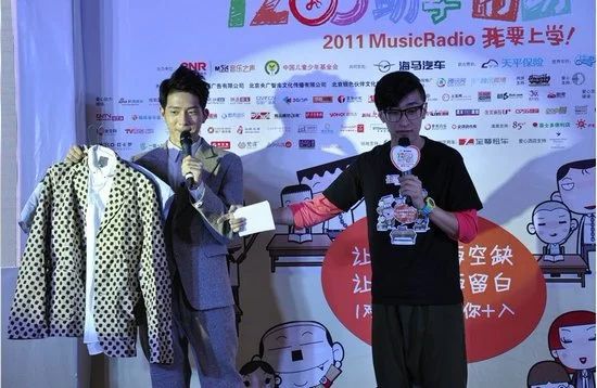 这些出身贫寒、毫无背景的明星，凭什么走到今天？