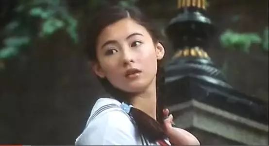 这些出身贫寒、毫无背景的明星，凭什么走到今天？