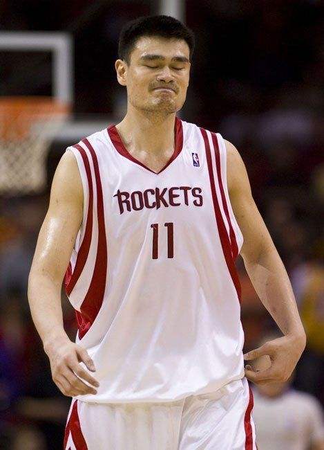 姚明经典比赛回放(经典:2005年火箭vs小牛g4 麦迪对战诺天王 姚明怒了