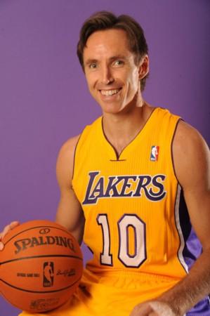 nba穿10号球衣的有哪些（NBA穿10号球衣的5大球星：德罗赞垫底，胯下运球教父上榜）-趣拿体育