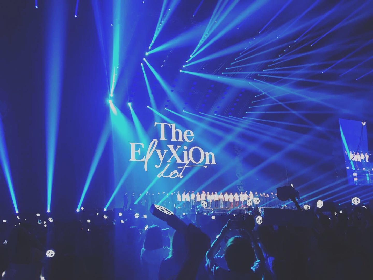 「exo」「新闻」180805 那些年我们创造过的银海,爱丽们四周岁生日