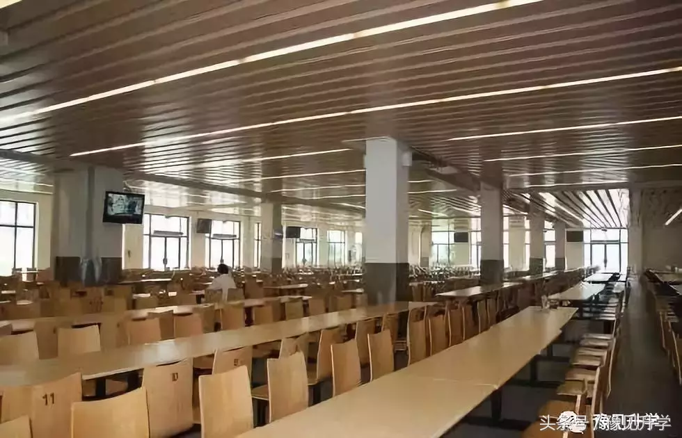 饱受争议？贵族学校？带你走进：郑州一八联合国际学校