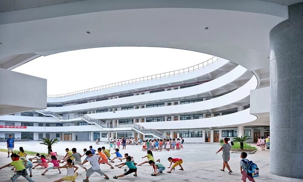 深度长文｜为什么一毕业，学校就装修？