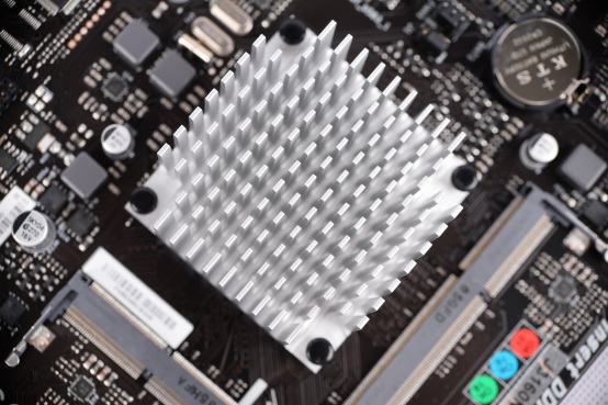 j3160怎么样（办公娱乐两不误！磐正J3160NX7实测！）