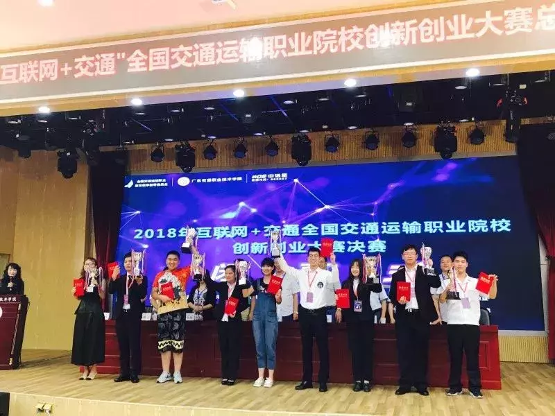 你好，我是青岛港湾职院，这是我的简历，以后请多关照！