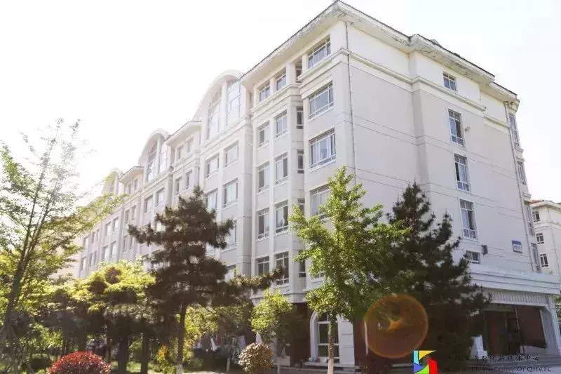 你好，我是青岛港湾职院，这是我的简历，以后请多关照！