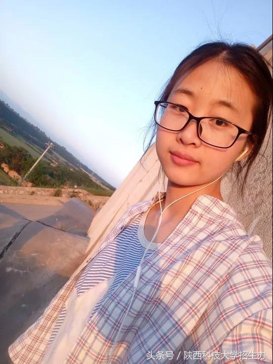 学霸+女神！满分拿下高数，连续3年获奖学金，如今考上985研究生！