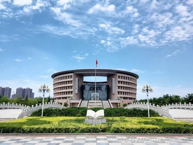 学霸+女神！满分拿下高数，连续3年获奖学金，如今考上985研究生！