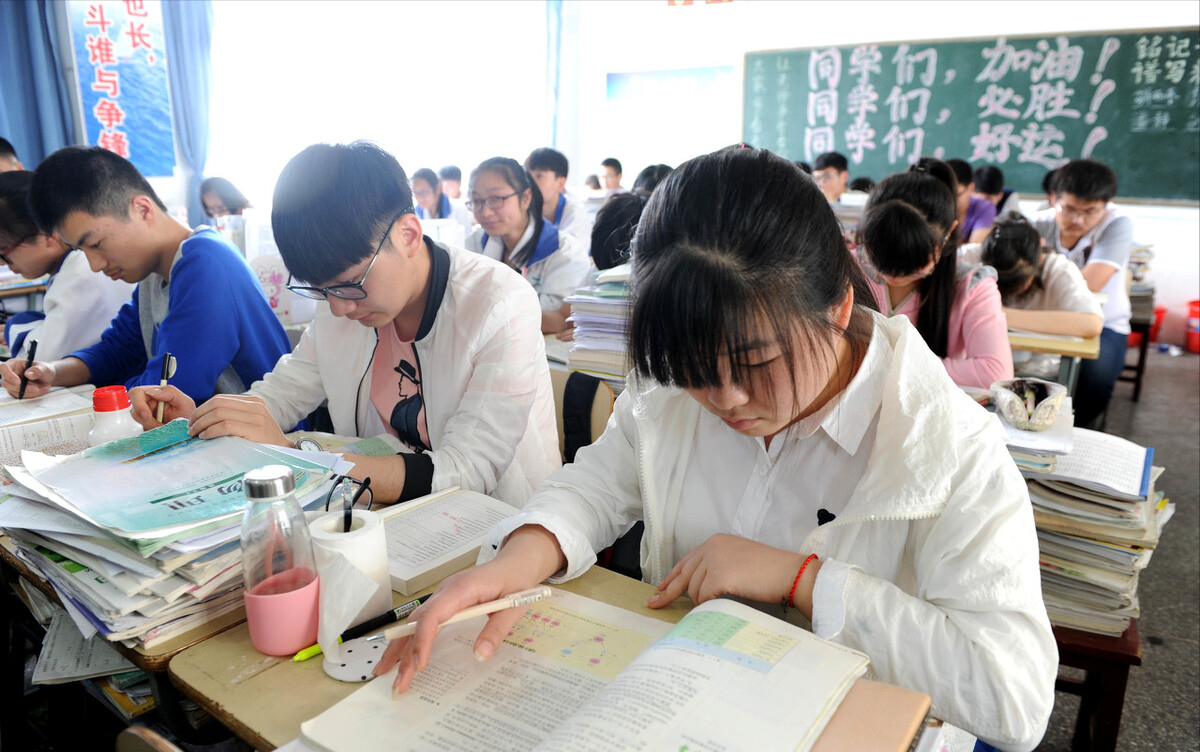 四川高考理科状元，以709分考进清华，没补过课没用过手机