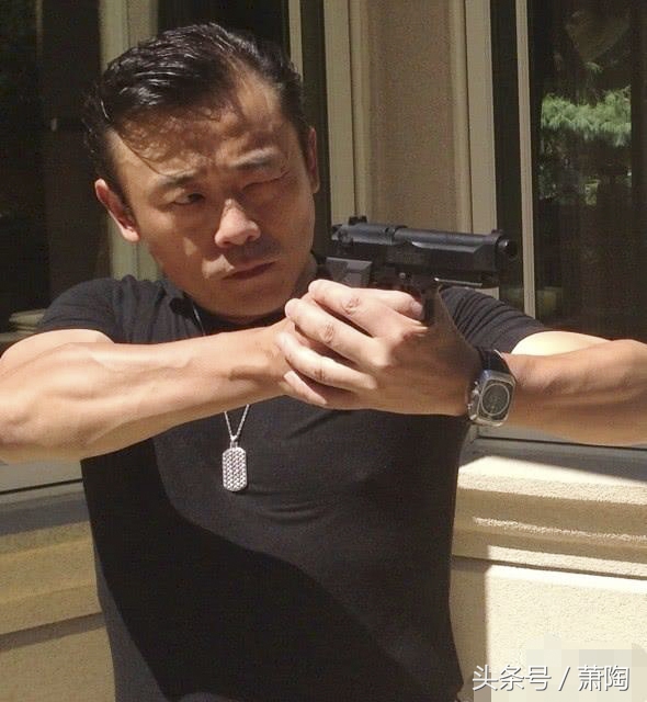 周立波一案的枪检报告和涉事手枪档案照片的公布 解开了一大谜团