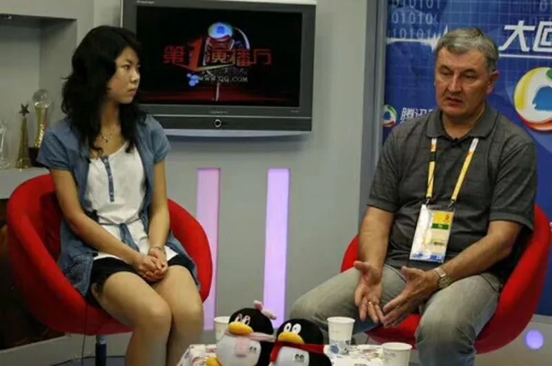 我们的十年：一次次的生死两茫茫，一次次的在朋友圈相见不相逢