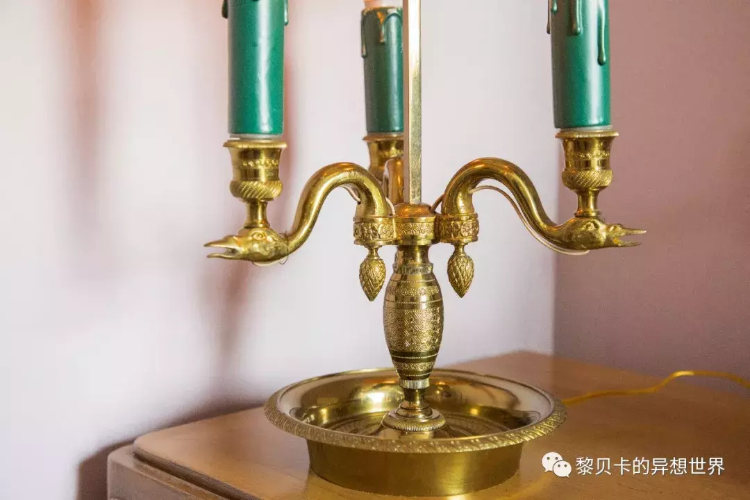 朋友来我家把我东西偷走了（朋友从我家里拿走了我的东西）
