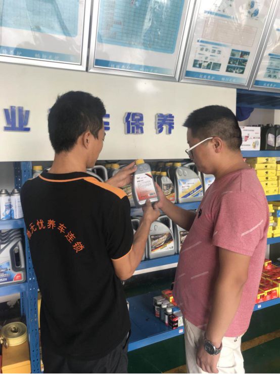 顾客进店，销售第一句话术就错？这里有一整套成交话术｜连载