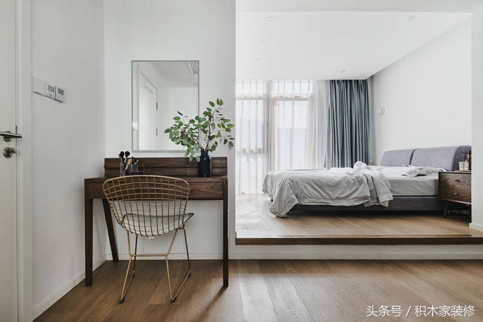 124㎡现代简约风半包硬装8万，厨房衣帽间超大收纳空间，温馨满满