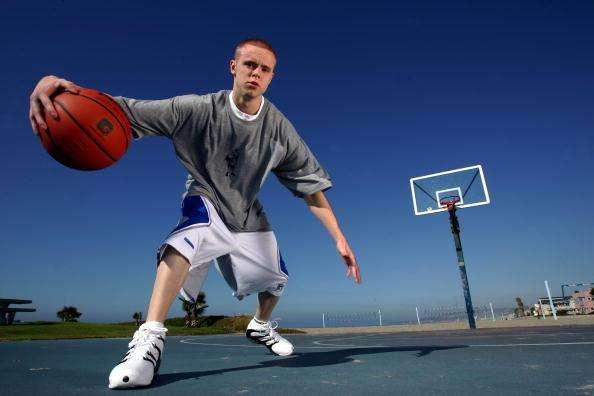 街头篮球为什么不能进nba（那些享誉全球的顶级街球手，为何打不了NBA？听白巧克力怎么说）