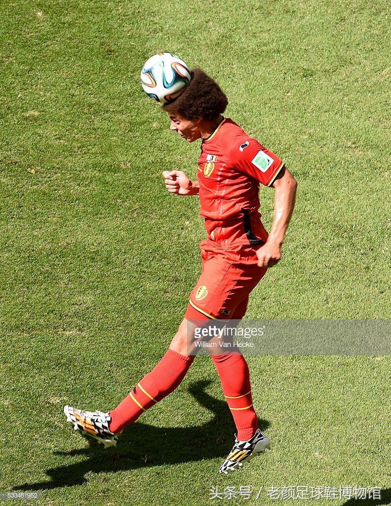f50鉆石世界杯（2014年巴西世界杯，斗戰勝（圣）靴，上百頭奶牛踏上綠茵場）