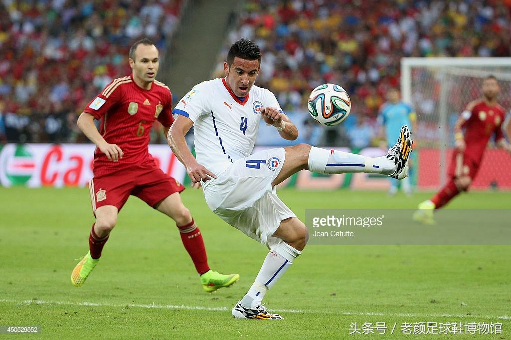 f50鉆石世界杯（2014年巴西世界杯，斗戰勝（圣）靴，上百頭奶牛踏上綠茵場）