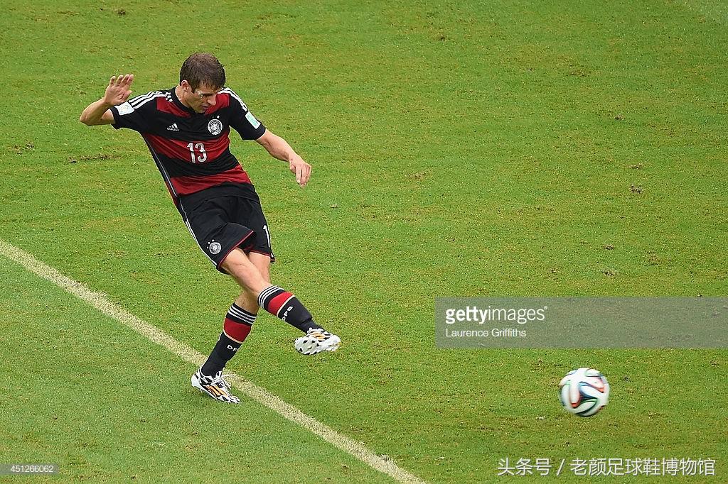 f50鉆石世界杯（2014年巴西世界杯，斗戰勝（圣）靴，上百頭奶牛踏上綠茵場）