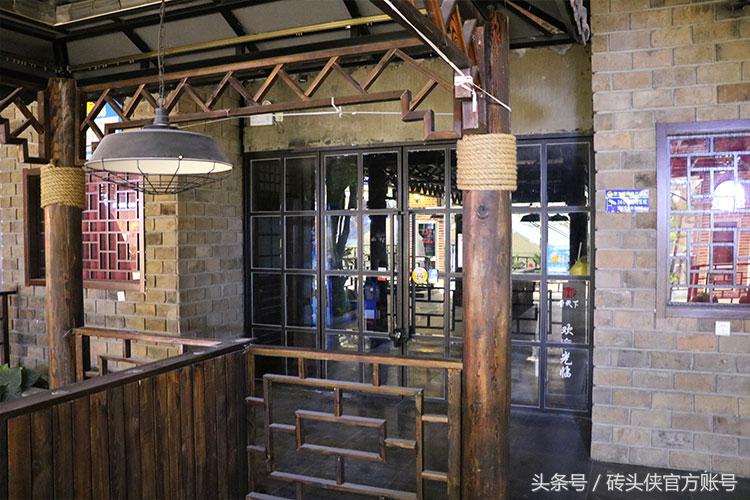 店面装修用老砖切片，客人起码还能再来十次！