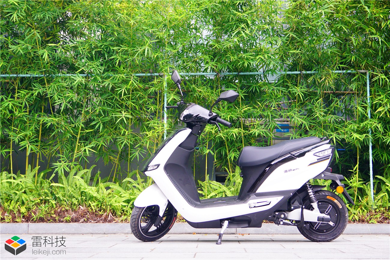 表示怀疑,但对比同品类的电动车,雅迪e7li在很多方面确实都优越不少