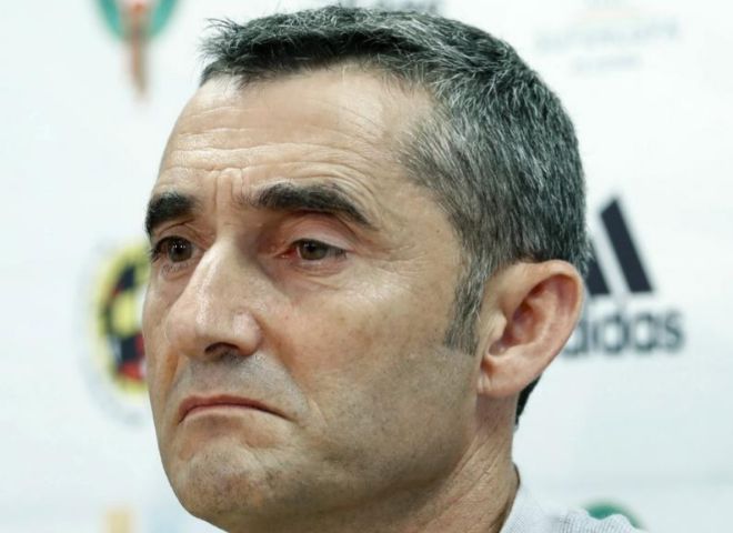 阿莱克斯比达尔签约四年(巴萨主帅与高层早已貌合神