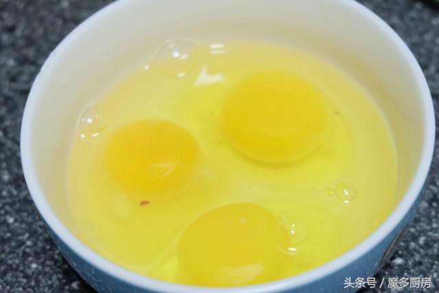 剩米饭只会做蛋炒饭太普通了，试试这么做，好吃又有趣！