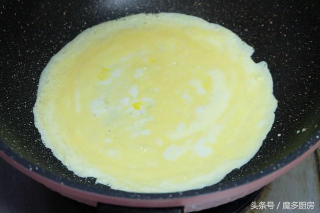 剩米饭只会做蛋炒饭太普通了，试试这么做，好吃又有趣！