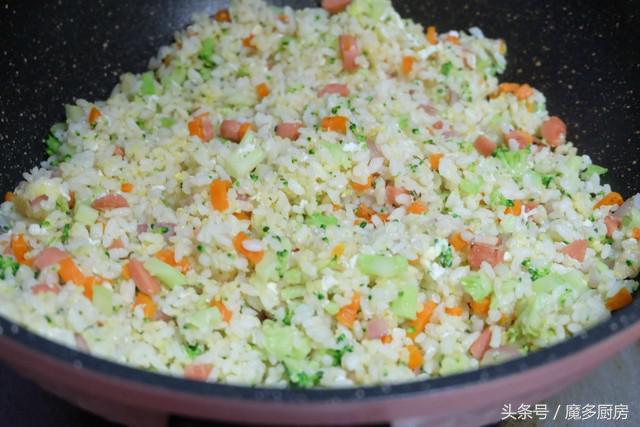 剩米饭只会做蛋炒饭太普通了，试试这么做，好吃又有趣！