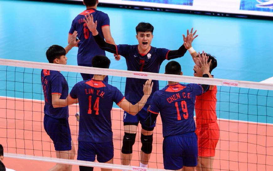 男排亚洲杯中国队把冠军拱手让出，卡塔尔大逆转伊朗创历史夺冠！