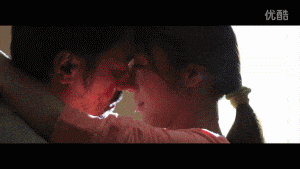 吴秀波是吻戏高手！吻海清一半脸都覆盖，吻姚晨胡子竟被吸进去！