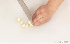 大厨手把手教你做红烧羊肉，好吃的诀窍在这里