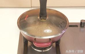 大厨手把手教你做红烧羊肉，好吃的诀窍在这里