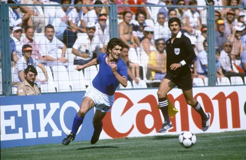 西德拿过几次世界杯冠军（他曾被禁赛两年，复出后立即为意大利队夺得世界杯！）