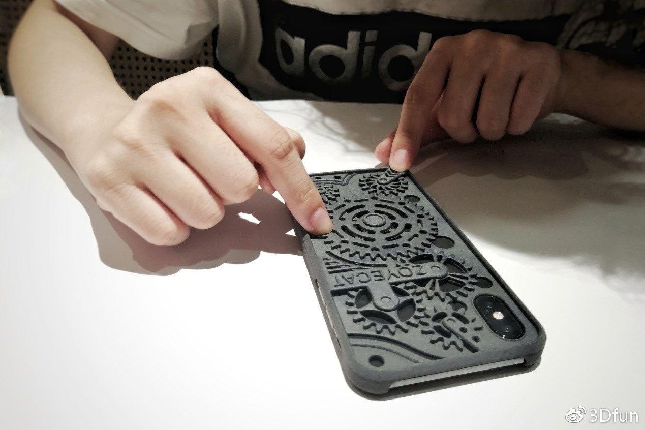 3D print custom mobile phone case, young people must be different